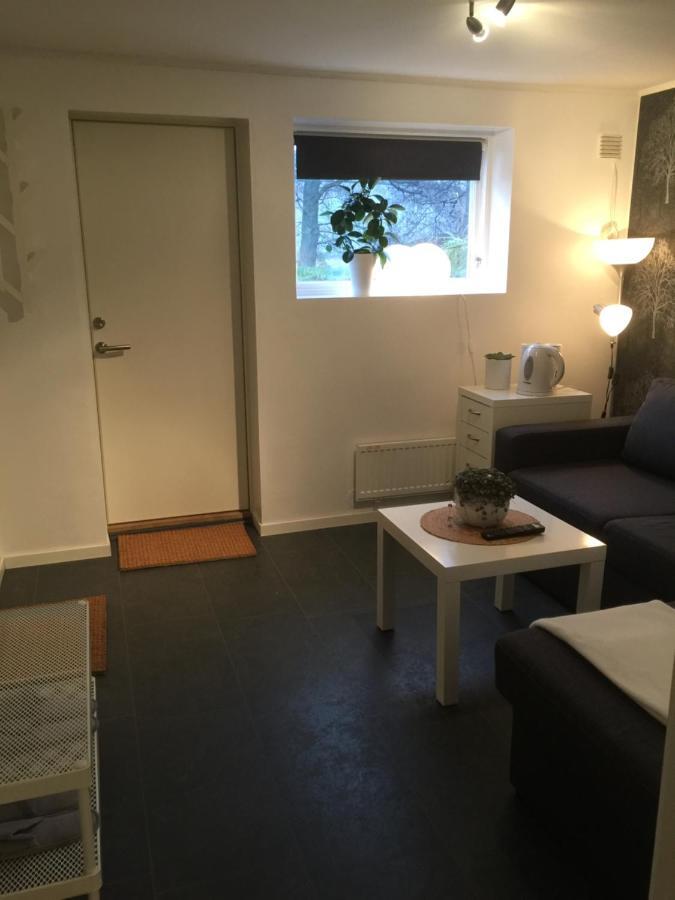 Bo Centralt I Vaernamo Exterior foto